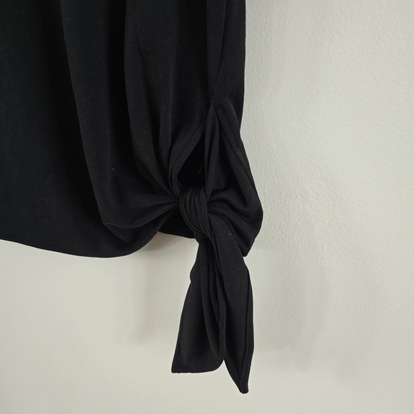 Simply Vera Vera Wang Black Side Knot Tee - Picture 9 of 9